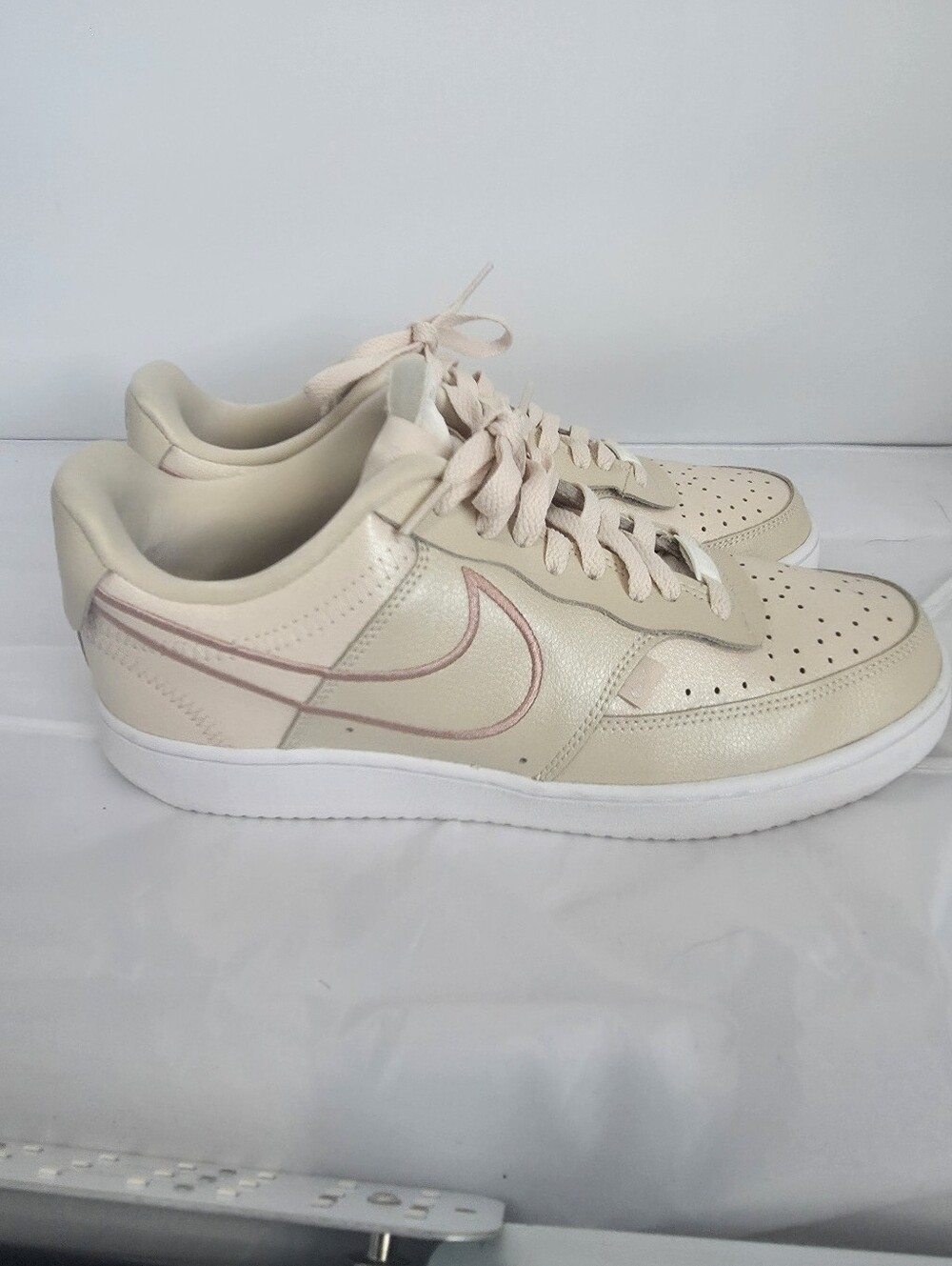 Women’s Nike Size 11 DM0838-200 Court Vision Low Premium Beige Excellent Cond